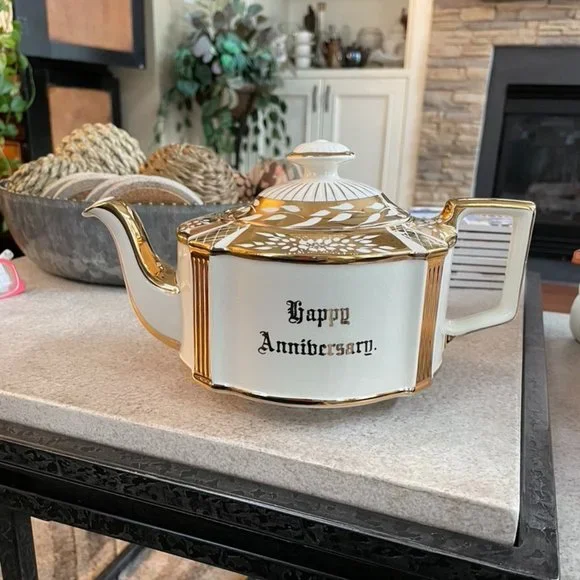 Rare Vtg Sadler Oval Happy Anniversary Teapot Gold Trim - Picture 1 of 6